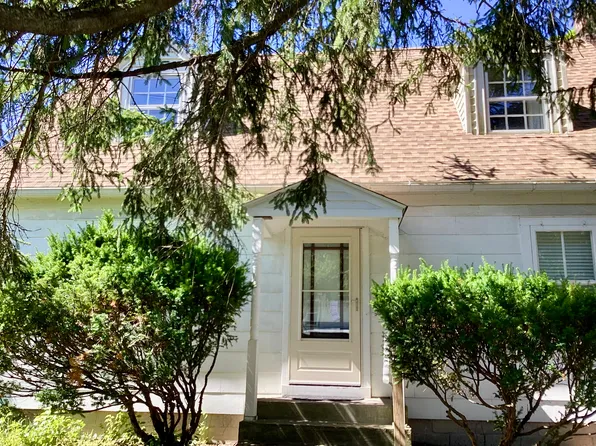 107 Main St #1, Germantown, NY 12526
