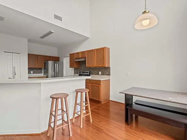 1911 Michigan Ct — Photo 17
