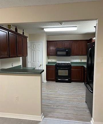 2nd image of 1013 Palmetto Ct