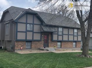 603 SE Westwind Dr, Lees Summit, MO 64063