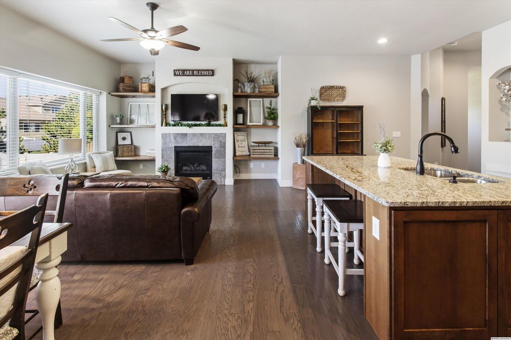 Apartment in Laramie, Grand View Heights, Albany - More