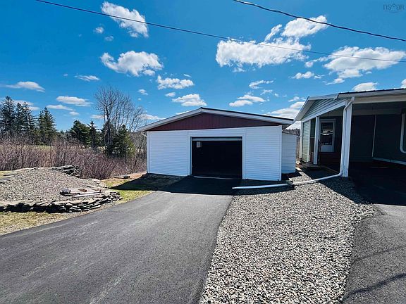 5th image of 1058 Little Forks Rd