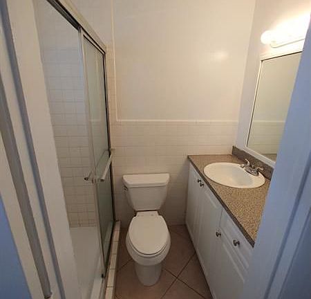 5th image of 1960 NE 48th St #4A