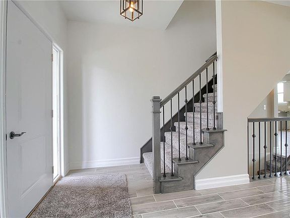 4th image of 47571 Viola Ln