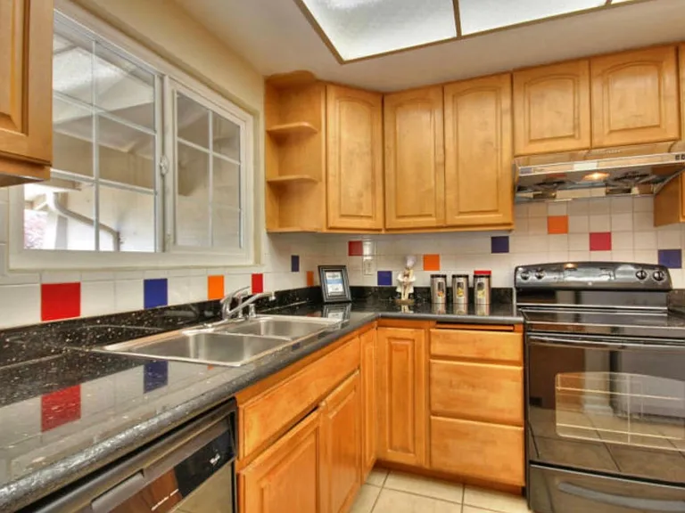 3147 Kermath Dr — Photo 13
