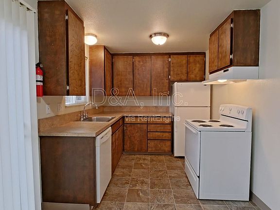 5th image of 114 NE Conifer Blvd APT 15