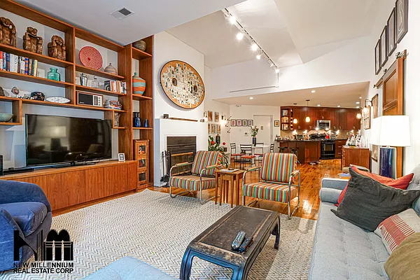 Sold by NMRE | media 3