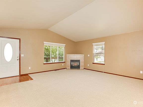 5th image of 1009 NW Longview Drive