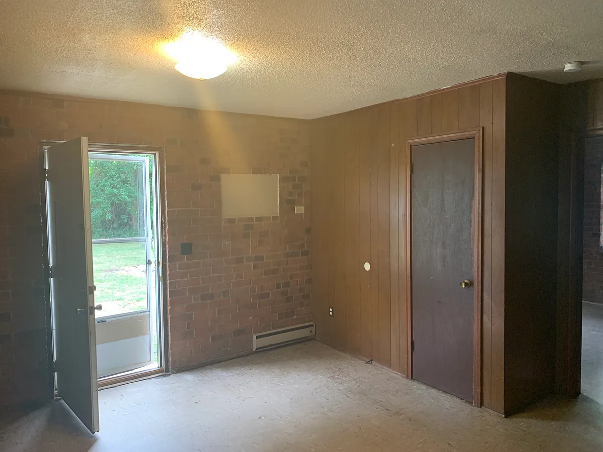 Building Photo - 315 Phillips Ave #B