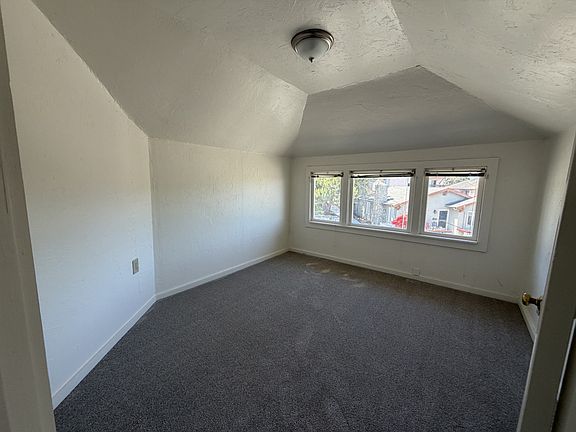 5th image of 329 1/2 Eardley Ave