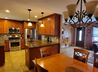 750 Woodside Dr, Wantagh, NY 11793