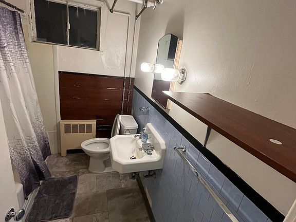 5th image of 420 E Portage Ave #5