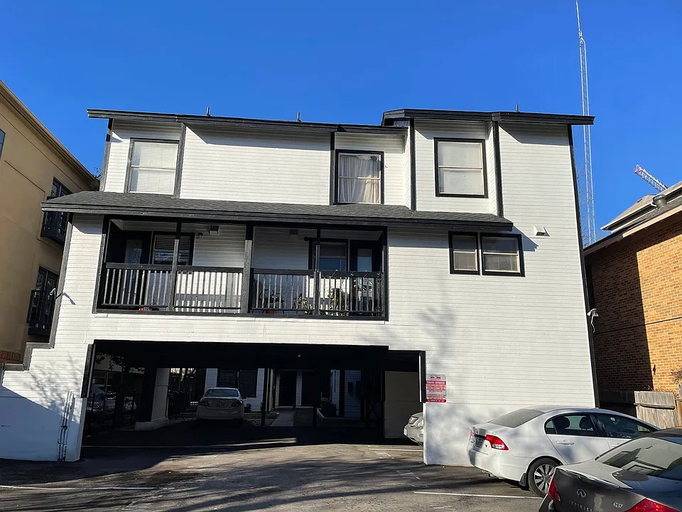 912 W 22nd 1/2 St #G