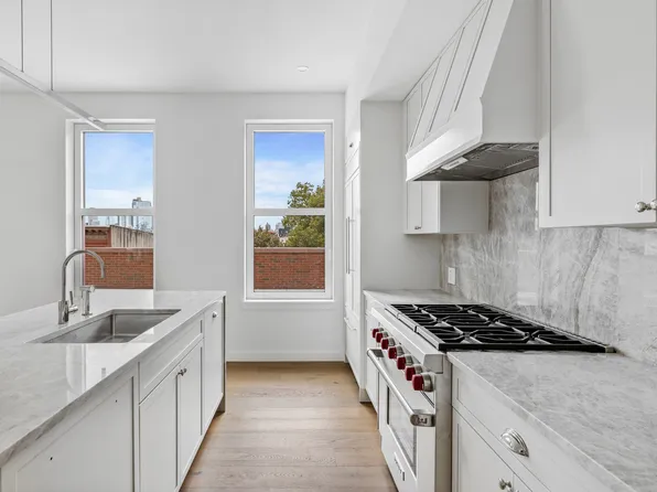 171 Calyer Street 4B image 3 of 12