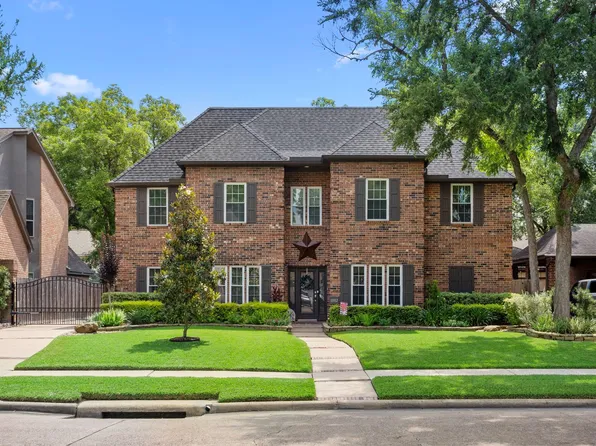 1002 Millstone Ct, Sugar Land, TX 77498