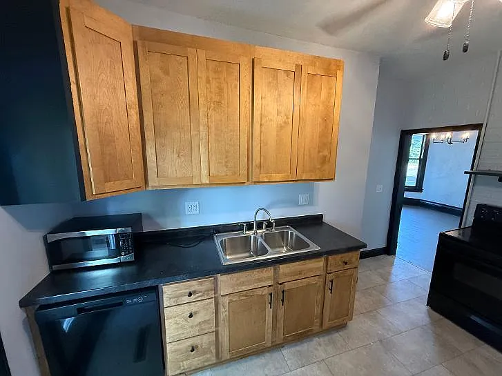 923 Sherburne Ave #1 — Photo 19