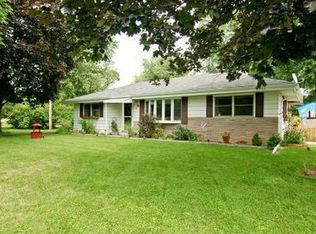 2126 Fairfield Rd, Lindenhurst, IL 60046