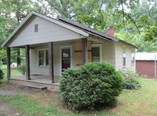 136 Whitaker Rd, Fairview, NC 28730