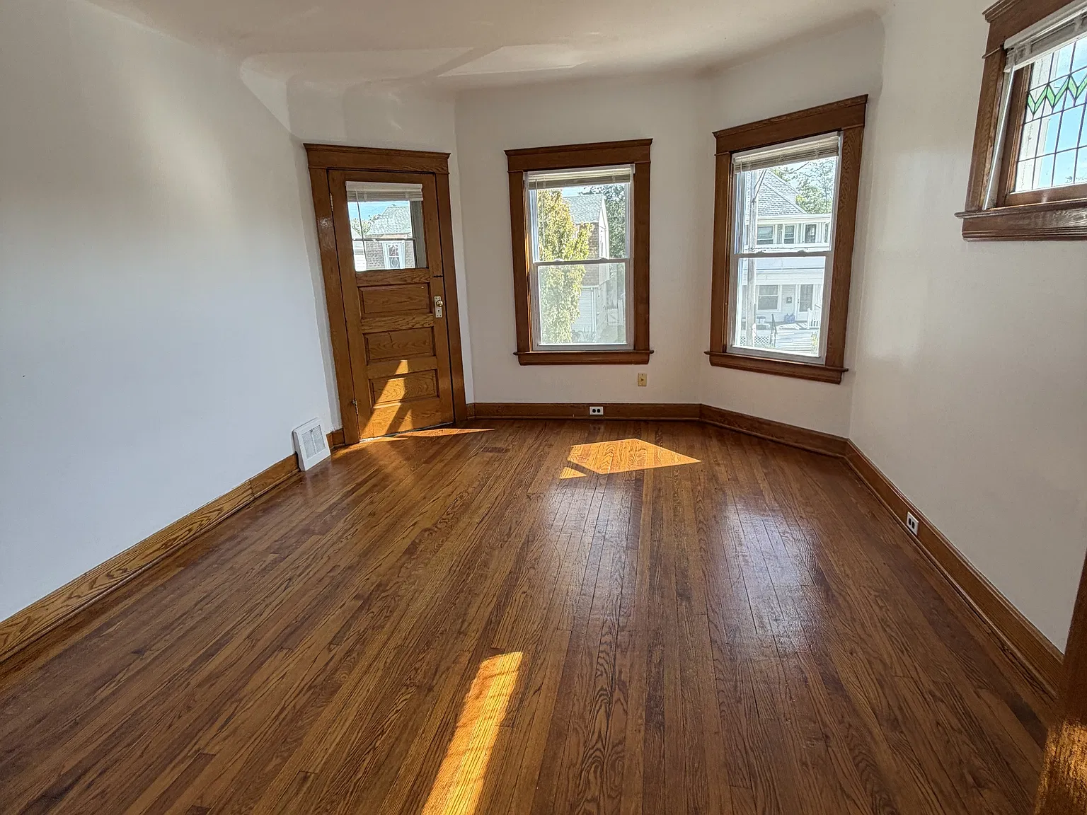 1380 Westlake Avenue - 1380 - Upstairs — Photo 2