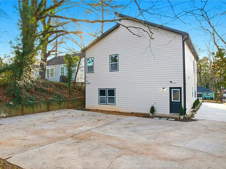 1386 Elizabeth Ave SW — Photo 31