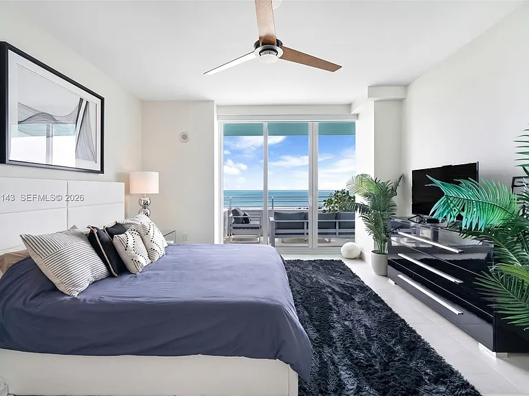 226 Ocean Dr #8F — Photo 37