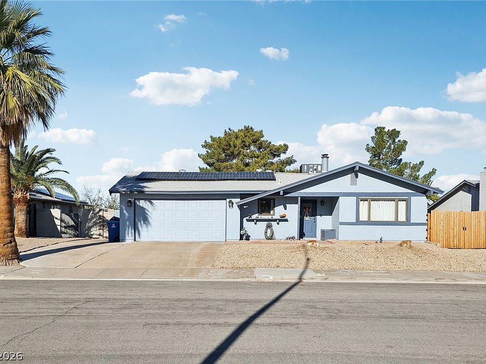 1st image of 415 Chateau Dr