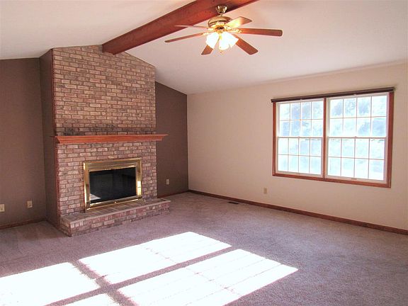 3rd image of 7824 N Wildrose Ct