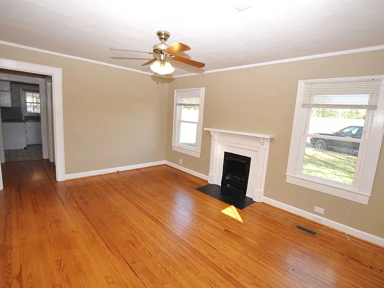 502 S Main St — Photo 10