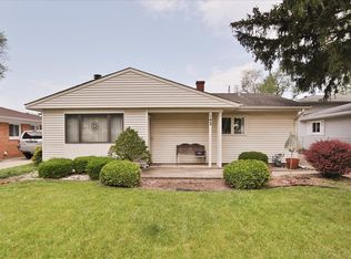 142 W Wayne Pl, Wheeling, IL 60090