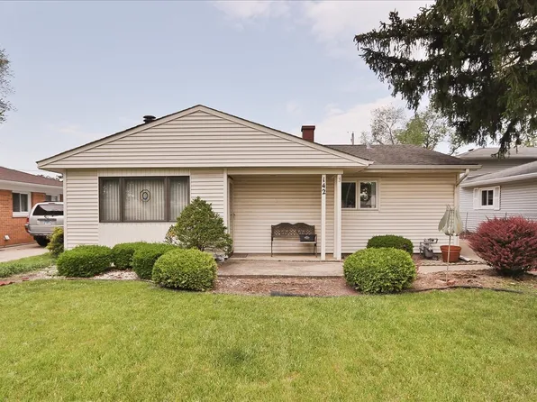 142 W Wayne Pl, Wheeling, IL 60090