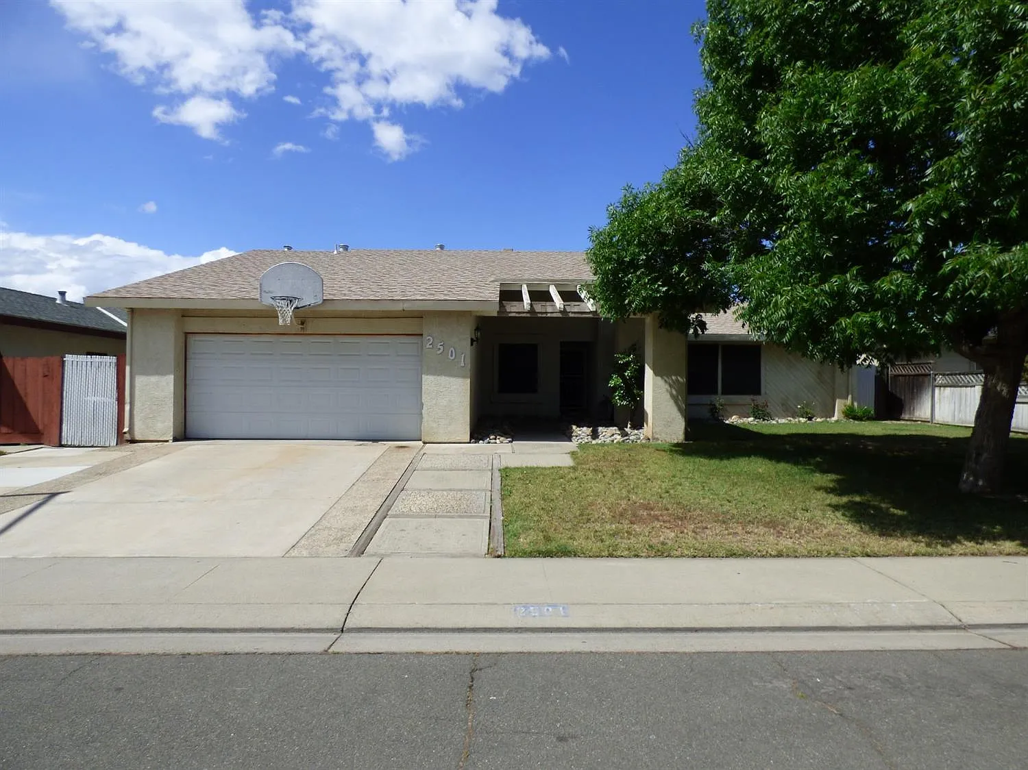 2501 Calcagno St photo 1