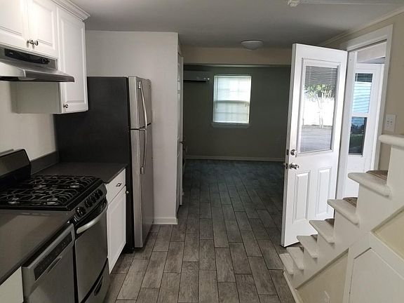 3rd image of 3221 W Metairie Ave N