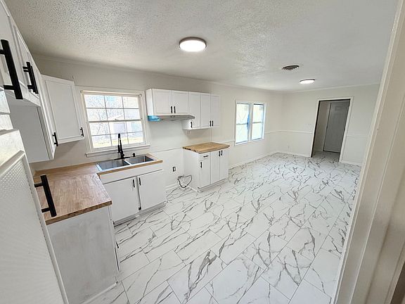 3rd image of 1200 Beth Manor Dr