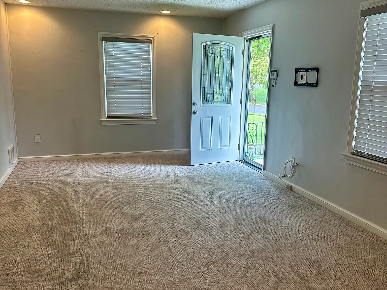 2 bed, 1043 sqft, $2,600 — Photo 3
