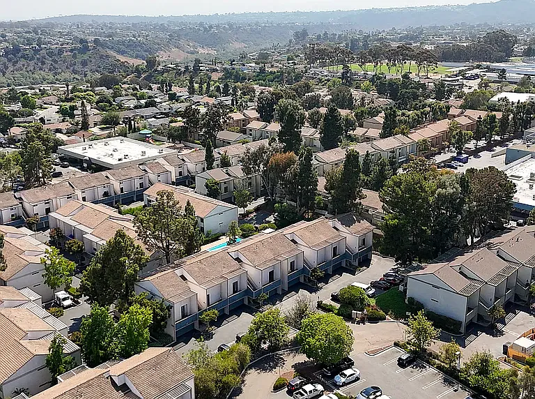 2 bed, 960 sqft, $3,250 — Photo 3