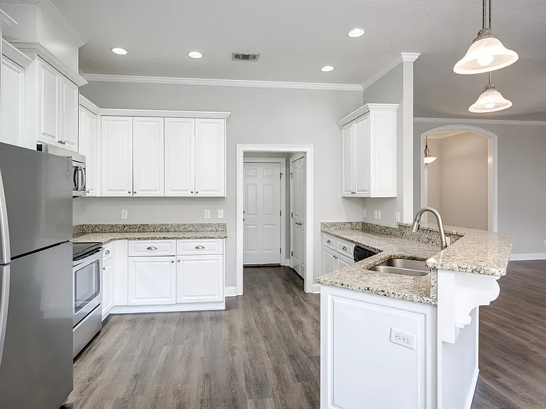 812 Paisley Ln — Photo 9