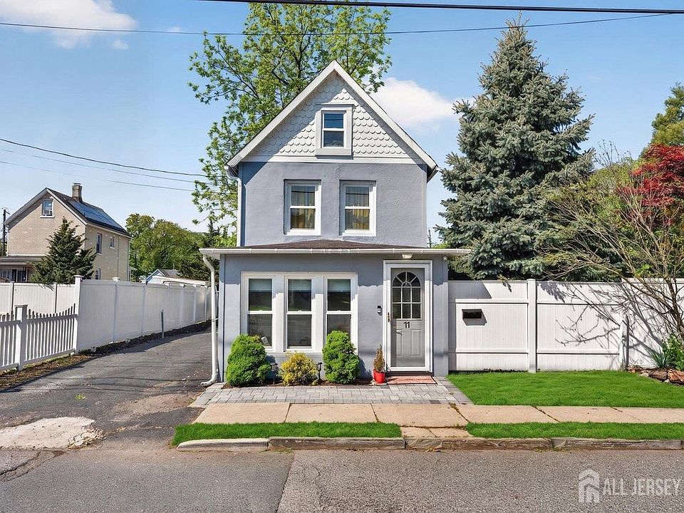 1st image of 11 Mary Ave