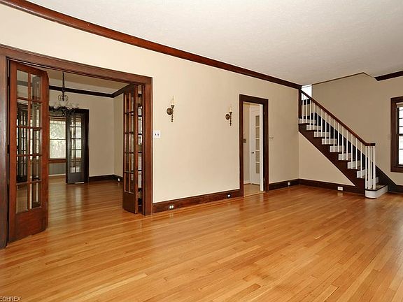 3rd image of 1226 Ramona Ave