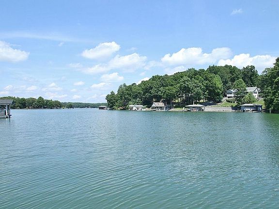 4th image of 560 Winding Waters Dr