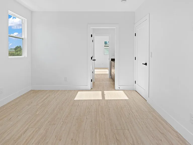 15224 W Holyland Dr — Photo 12