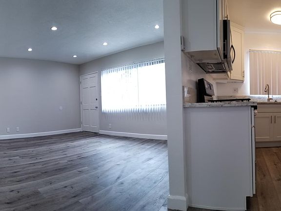 2nd image of 2885 S Robertson Blvd #1