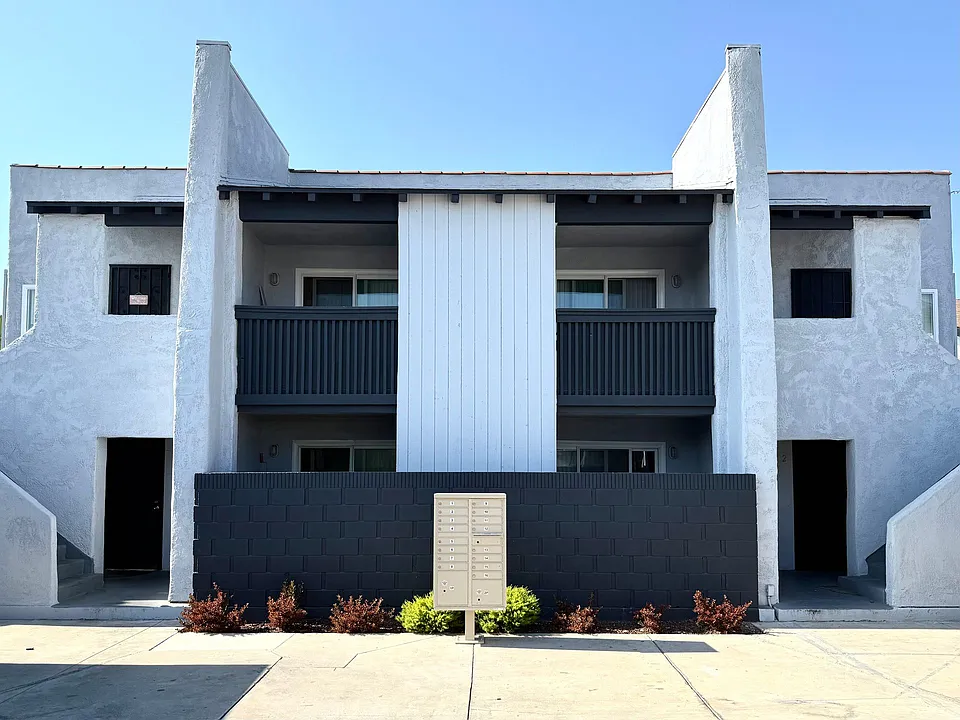 Ramona Apartments