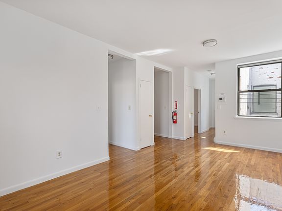 2nd image of 61 W 108th St APT 5A