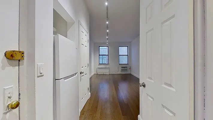 Rented by Compass | media 10