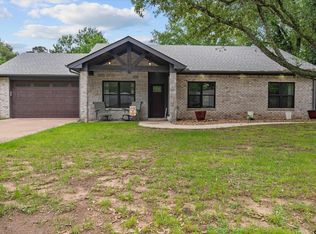 105 McLean Dr, Crockett, TX 75835