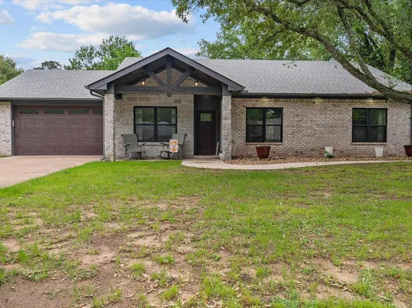 105 McLean Dr, Crockett, TX 75835