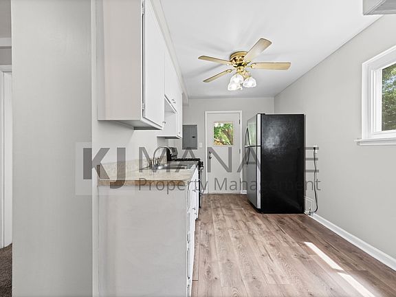 3rd image of 20436 Inkster Rd