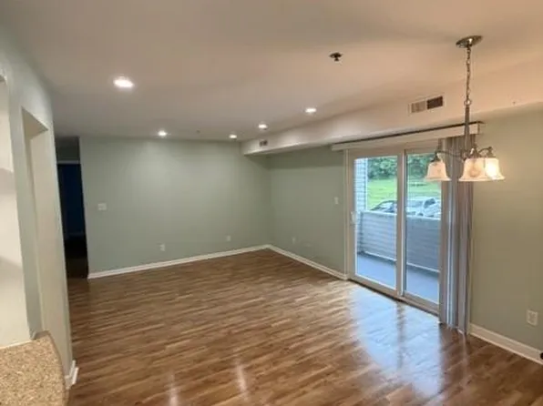 1121 Governor Cir, Wilmington, DE 19809
