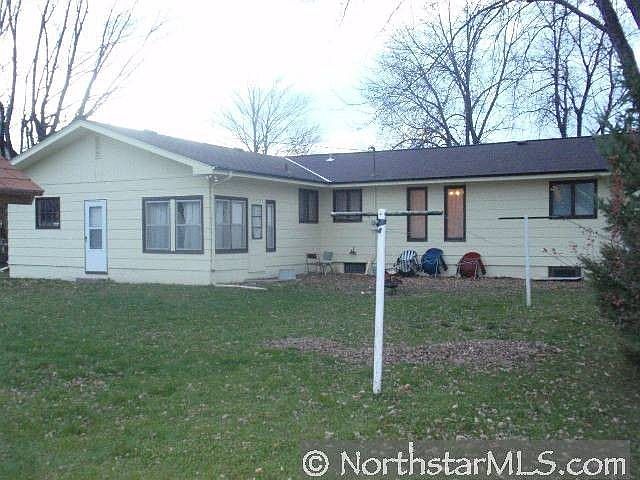 2nd image of 511 3rd St NE