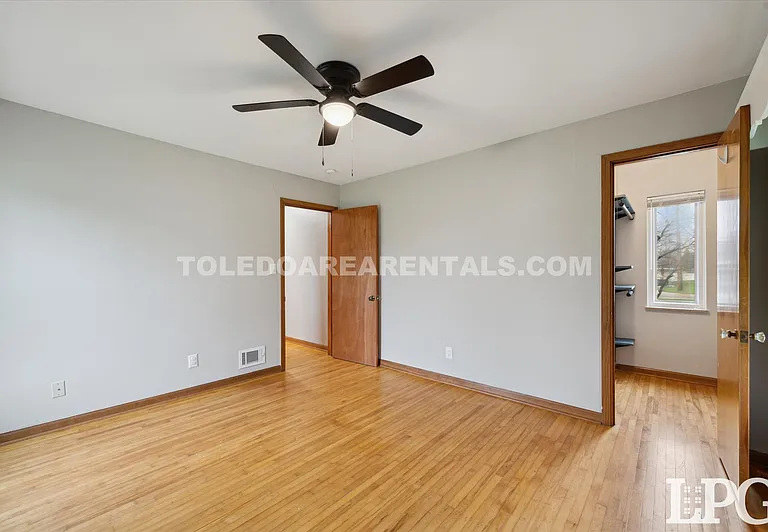 391 Perry Dr — Photo 16